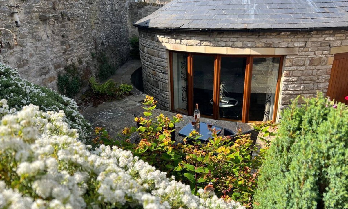 Middleham House | Poppy's Footprint, Middleham
