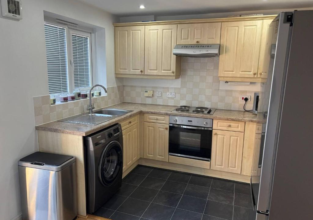 Wigan House | Private Hydro pool, Double Bed TV, Bathroom - Other areas part Pvt shared home