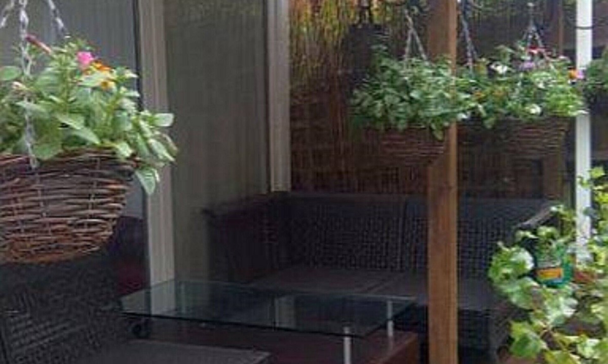 Fryent Apartment | Private Studio with Private Entrance and Private Terrace