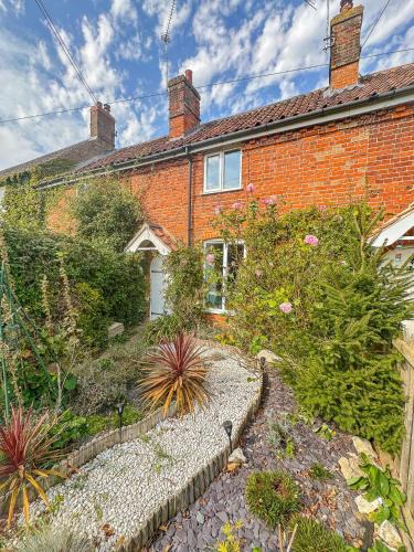 Syderstone House | Quaint 2 bed cottage near North Norfolk Coast - Harpers Cottages