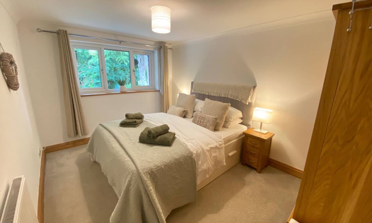 Flintshire Apartment | Quiet, Modern Ground Floor Annex Near Theatr Clwyd