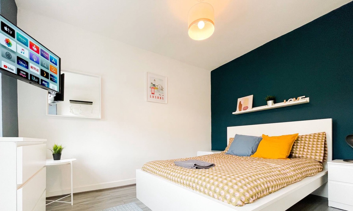 Vauxhall House | Rare Private Room Near City Centre