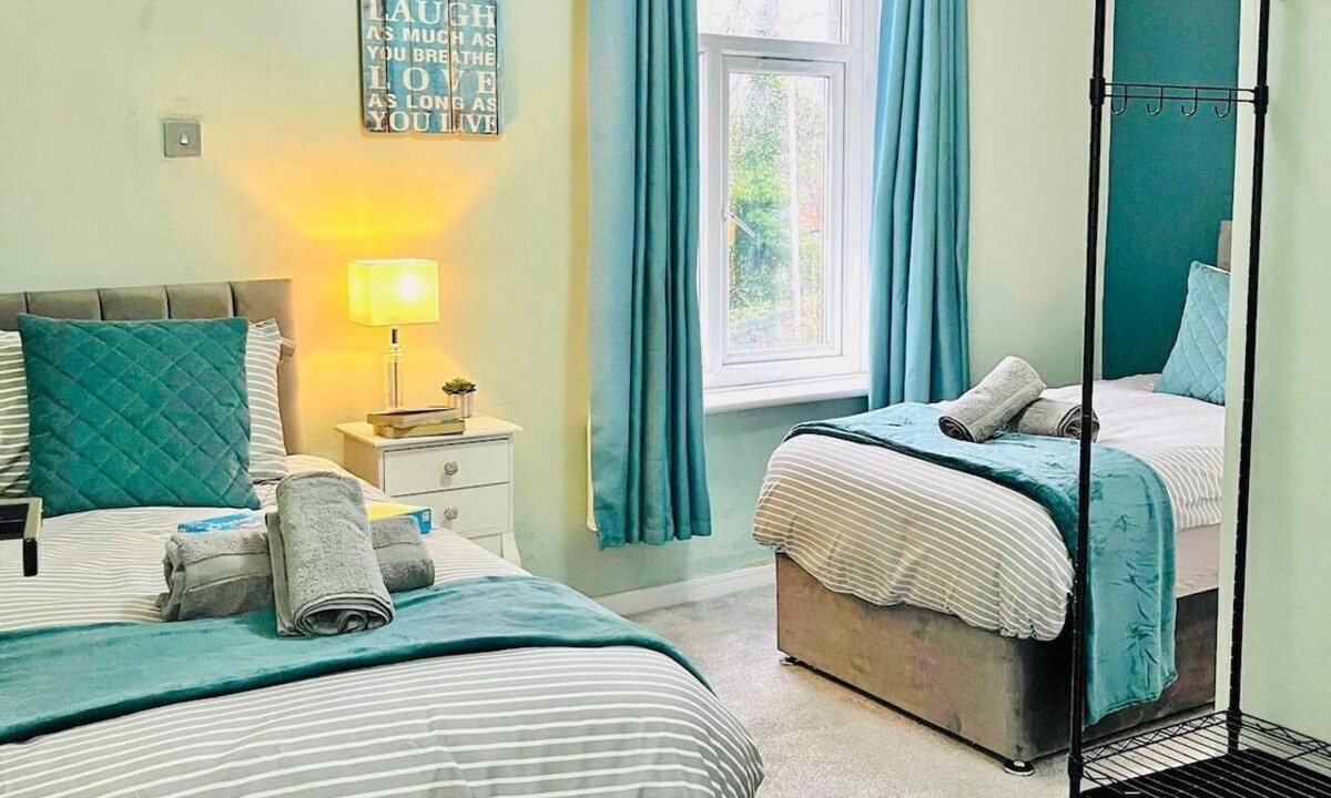 Preston House | Relaxing 4BR home all ensuite sleeps 8 in Preston