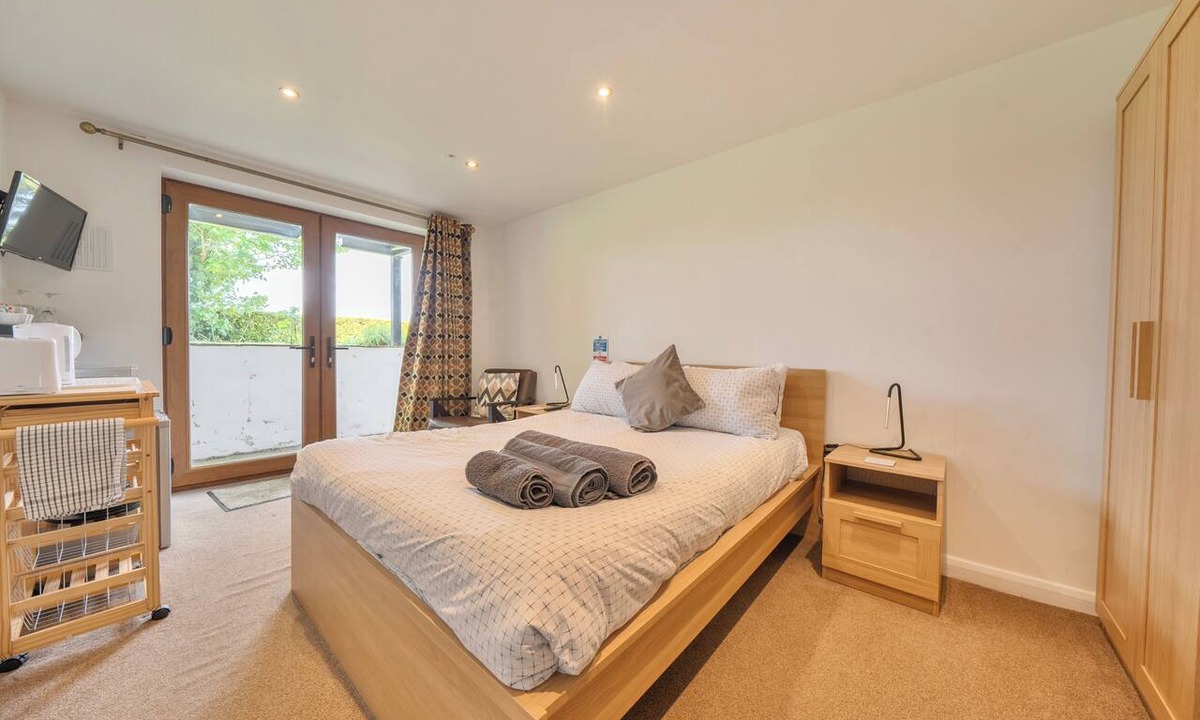 Morcott Apartment | Relaxing Room With Ensuite Rutland Point