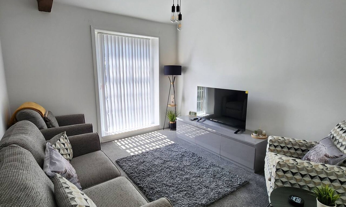 Sowerby Bridge Apartment | River Mill Accommodation, Sowerby Bridge - cozy apartment
