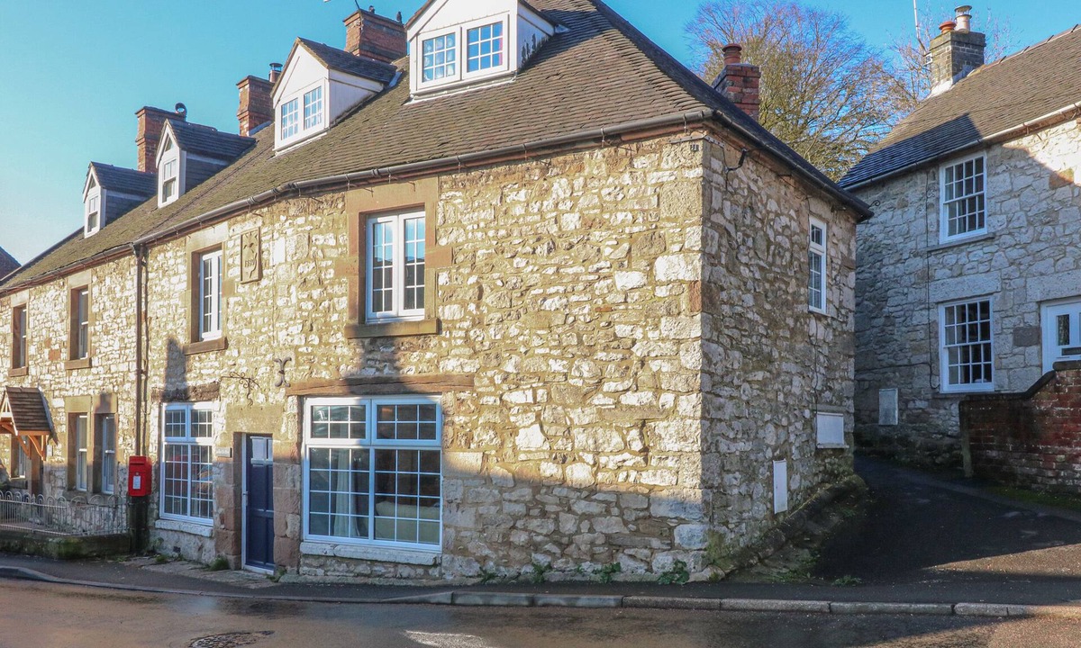Carsington Cottage | ROYAL OAK, family friendly, character holiday cottage in Ashbourne