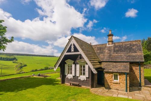 Beeley House | Russian Cottage Chatsworth Estate
