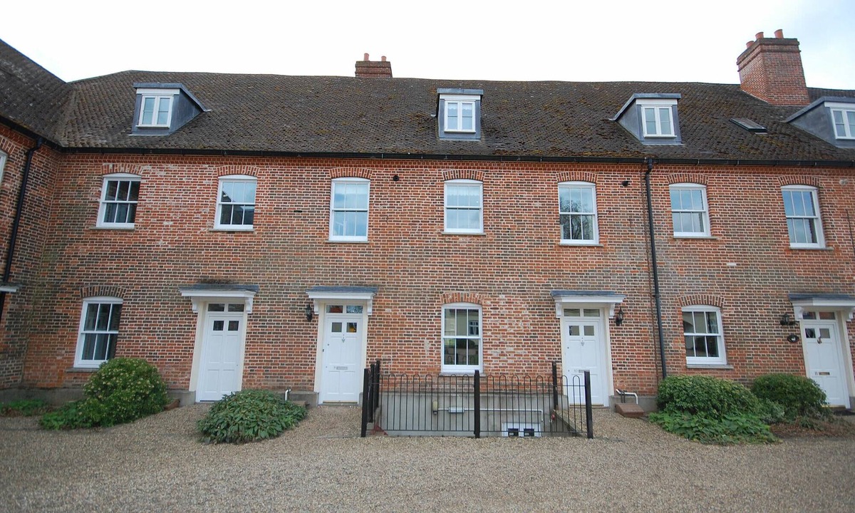 Blythburgh Cottage | SAFFRON, BLYTHVIEW, family friendly, with pool in Southwold