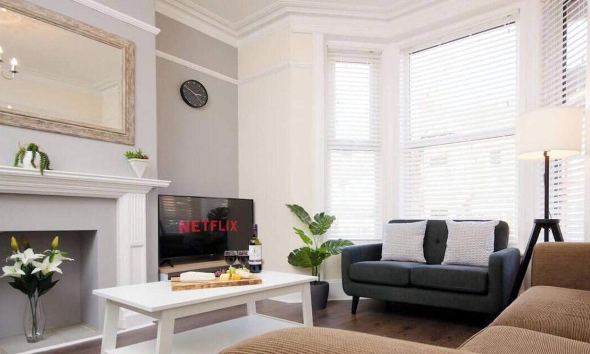 Scarborough House | Scarborough Stays 5 Bed - 3 min from beach