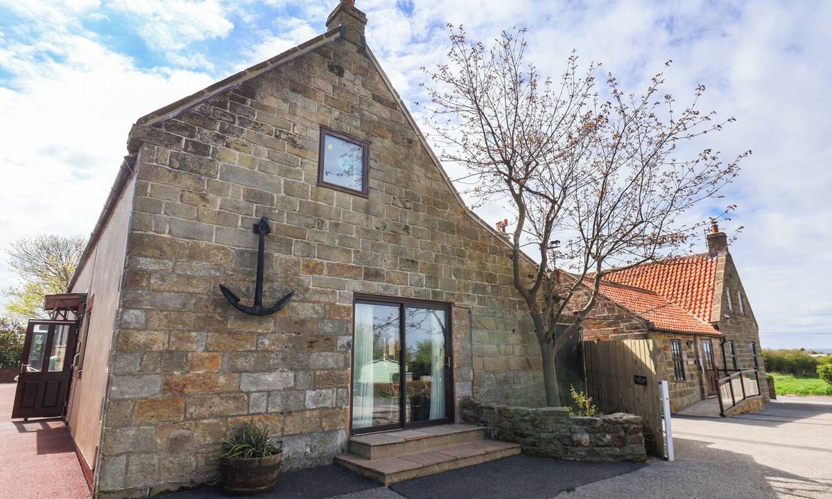 Hawsker Cottage | SCORESBY COTTAGE @ SUMMERFIELD FARM, pet friendly in Hawsker