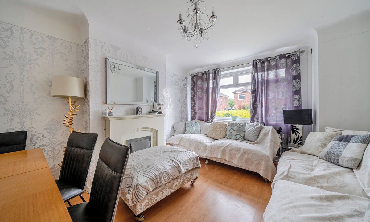 Rowton Apartment | Semi Rural House - Stay 3 - Pet - Parking - Garden