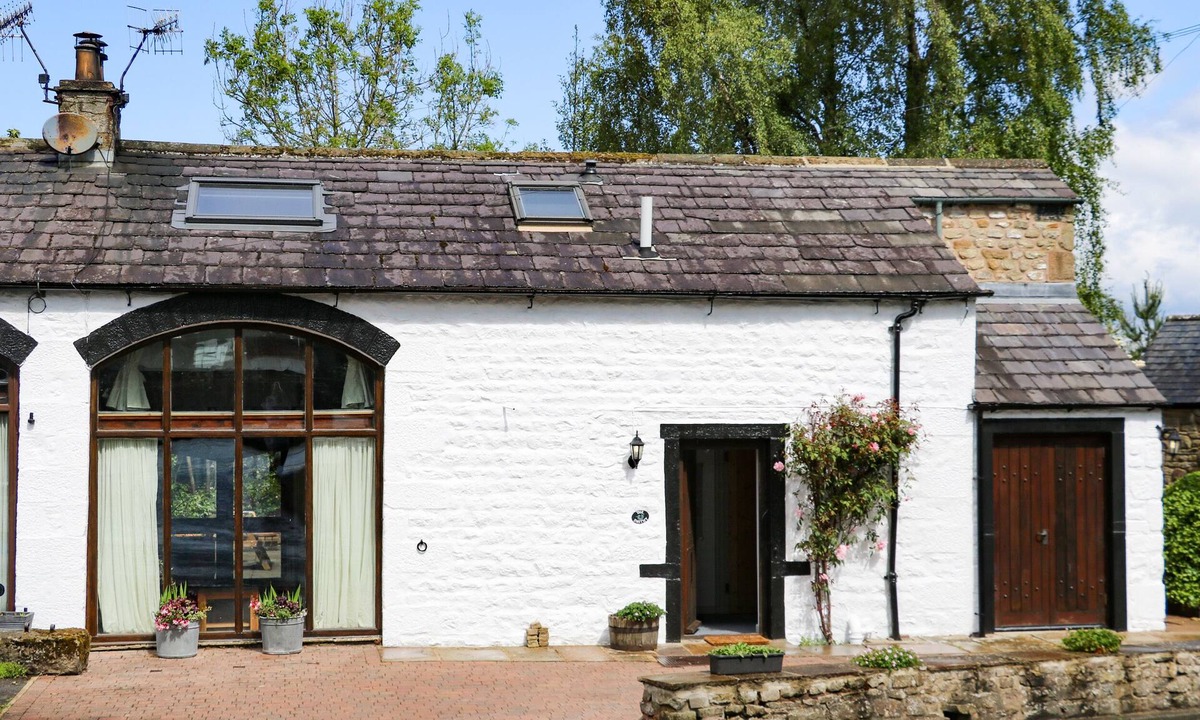 Rathmell Cottage | SMITHY COTTAGE, pet friendly, luxury holiday cottage in Long Preston