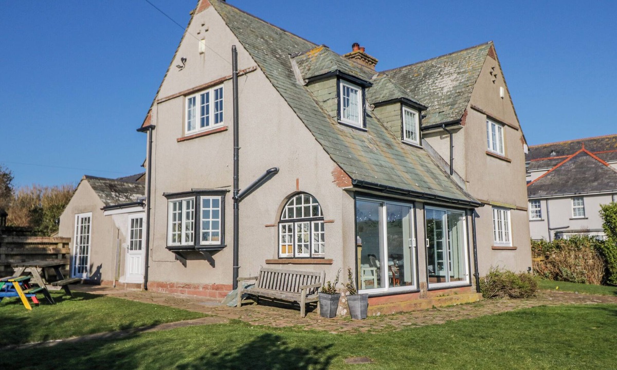 St Bees House | SOMERBY, pet friendly, country holiday cottage in St Bees