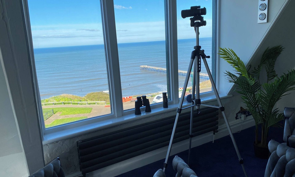 Saltburn-by-the-Sea Apartment | Spacious, beachfront, sea & beach views, games room, garden, firepit, pub next door. Dog-friendly