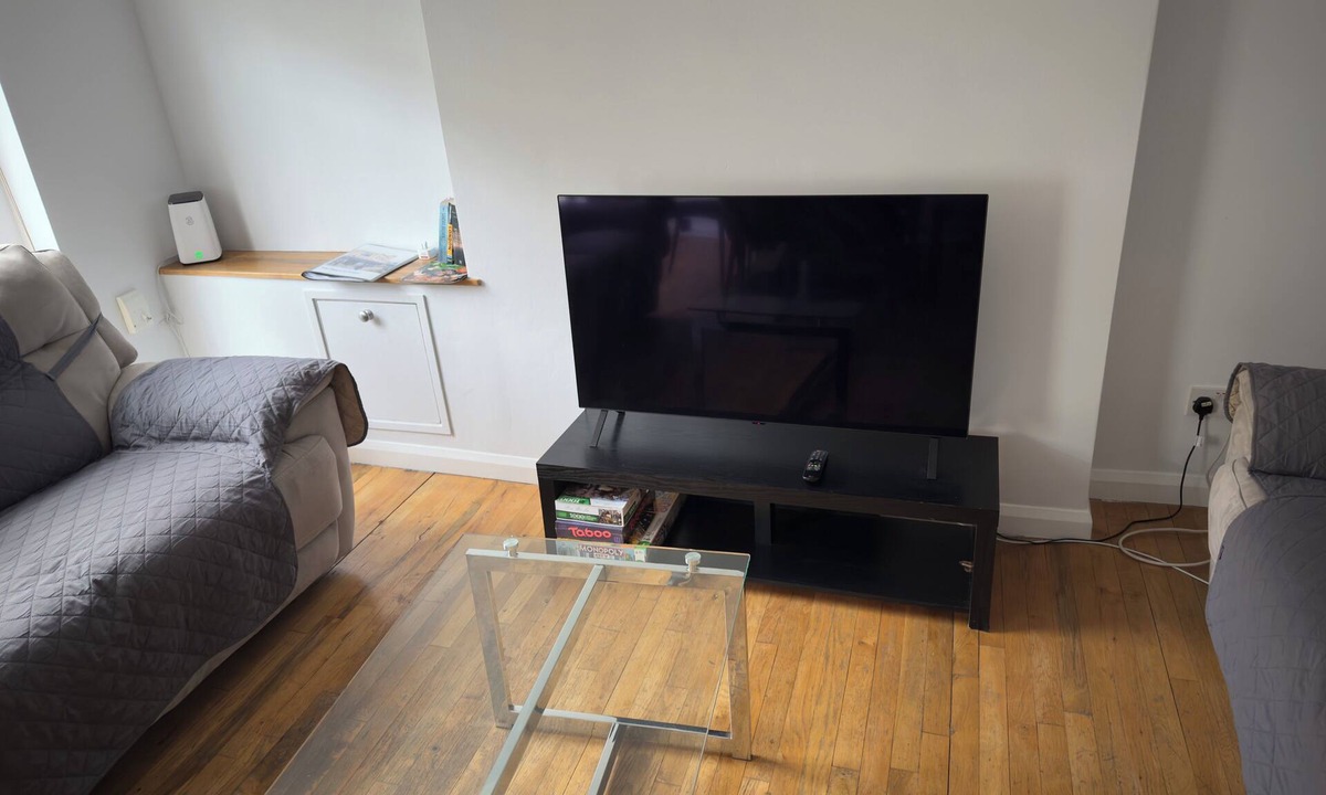 Angel Apartment | Spacious three bedroom flat near the heart of London