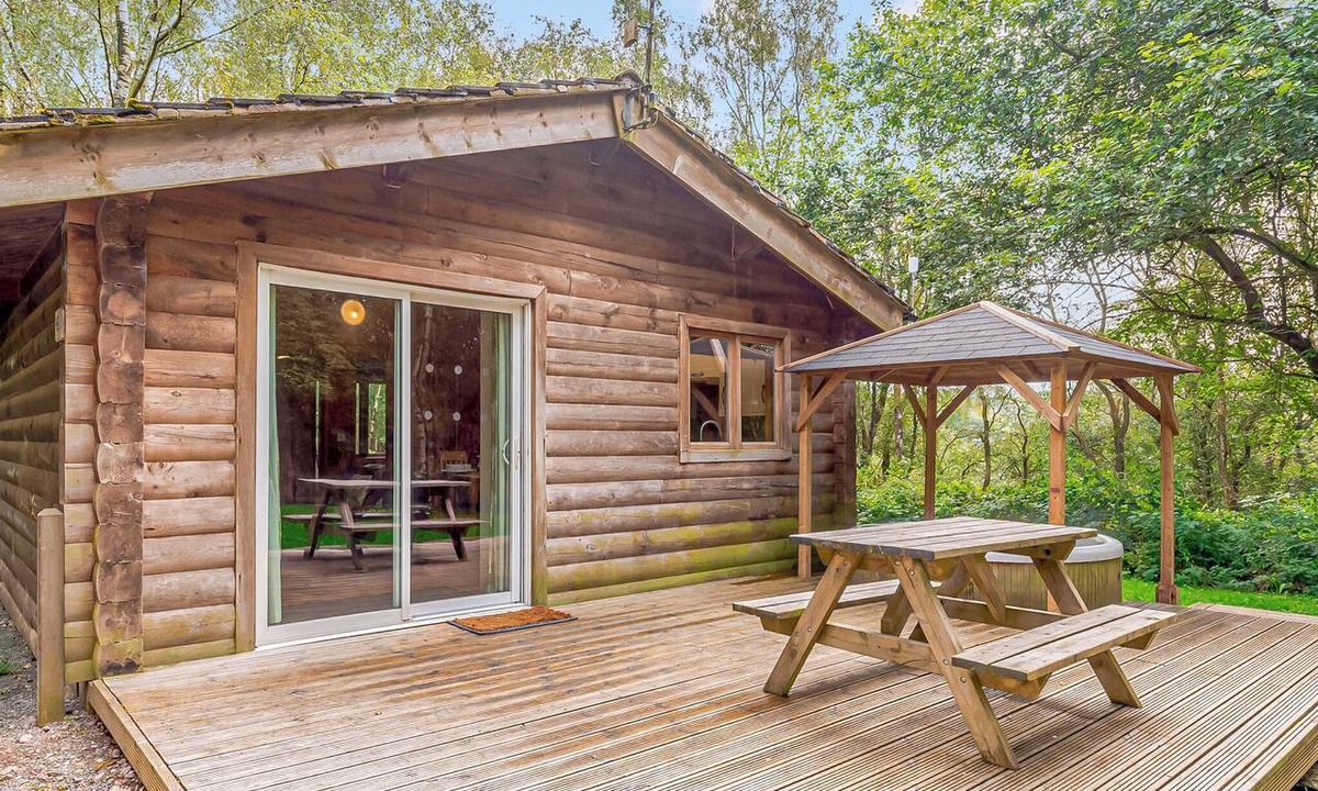 Freehay Ski Chalet | Squirrel Log Cabin 4