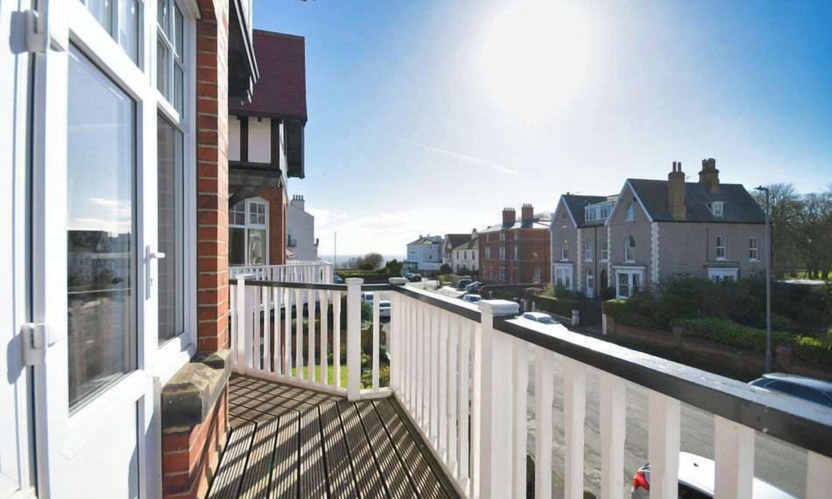 Muston Apartment | St Oswalds - Four-Bedroom Edwardian Apartment