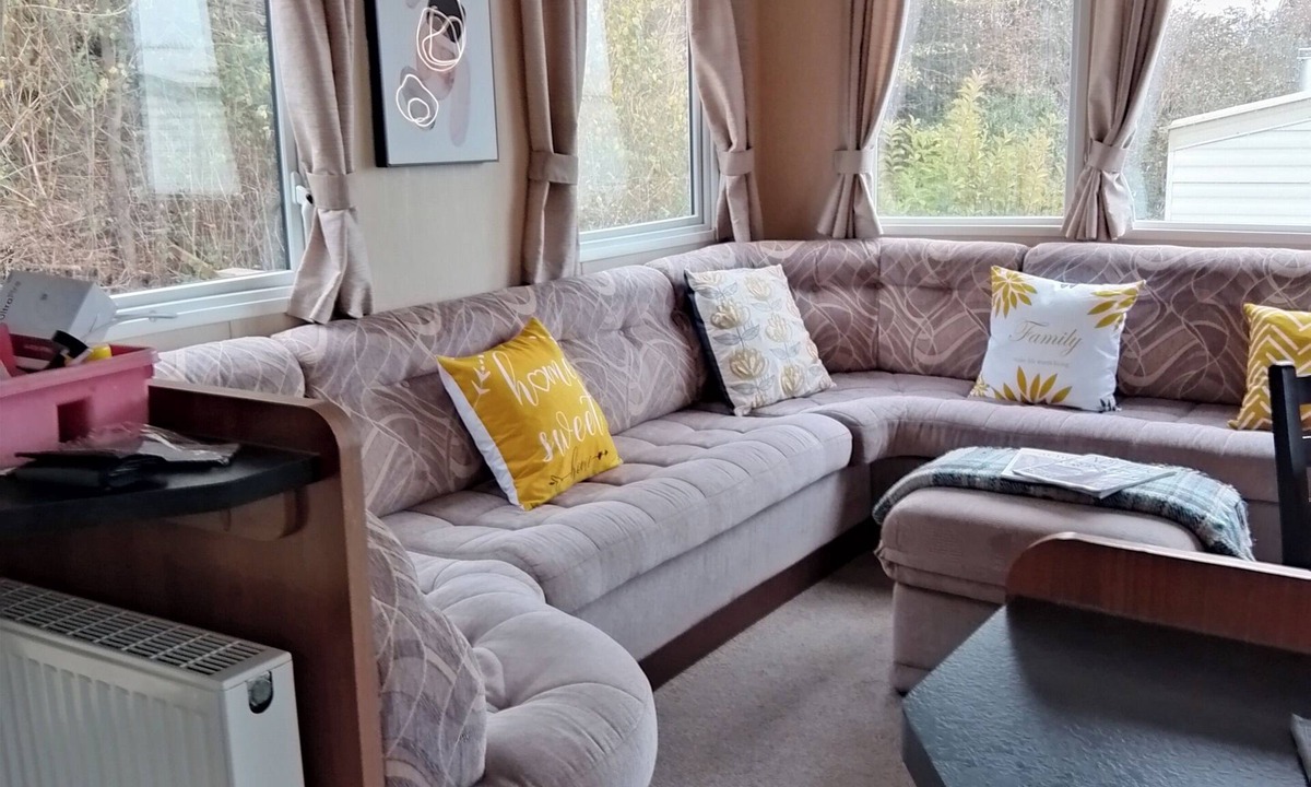 Aldborough Cabin | Stay 6 - Pool - Parking - BeachSide - Pet Friendly