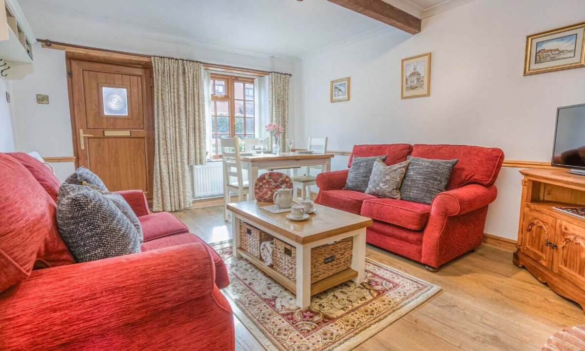 Snettisham Cottage | Strawberry Cottage, Norfolk Coast🍓EV Charger. RSPB Snettisham, near Sandringham