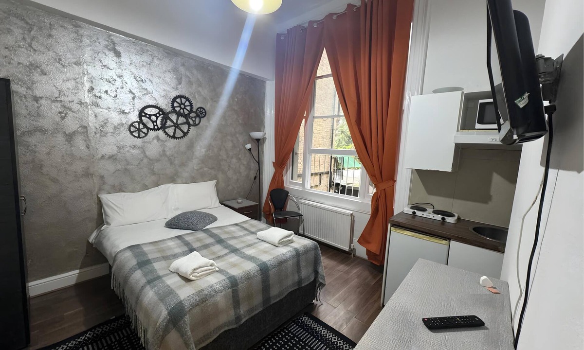 Kensington Apartment | Studio Apartment Sleeps 2 with Ensuite