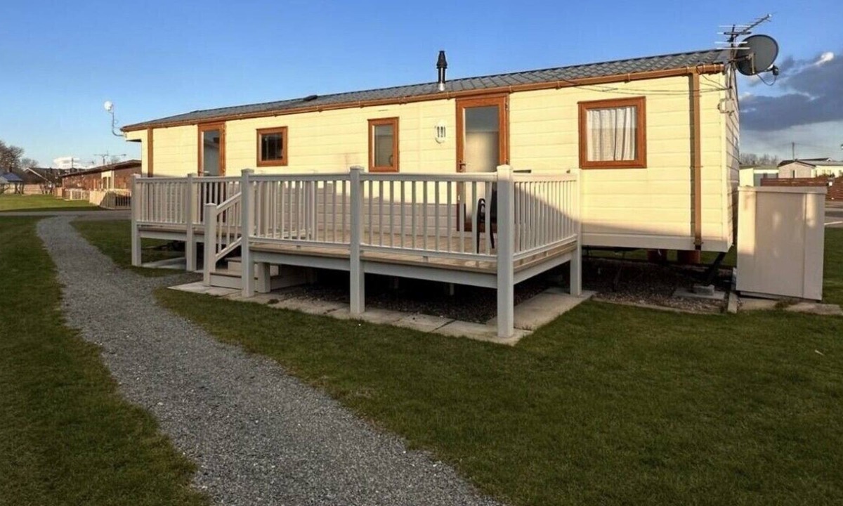 Mablethorpe and Sutton Apartment | Stunning 4-Bed Caravan in Mablethorpe sleeps 10