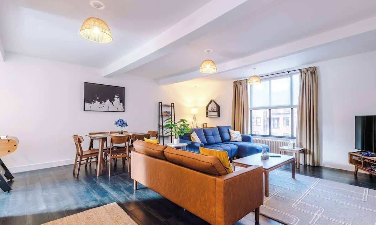 Northern Quarter House | Stunning Townhouse | Terrace+ Games+ Free Parking