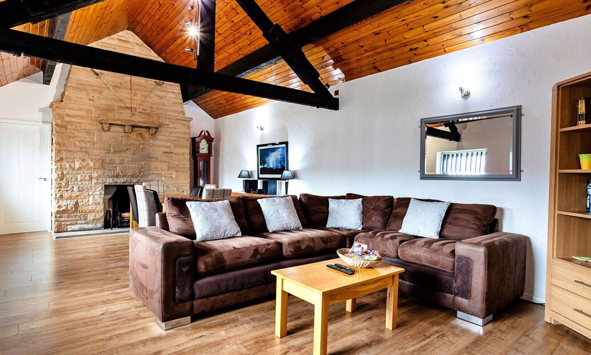 Ferryhill House | Stunning villa for 8 guests with WIFI, TV and pets allowed