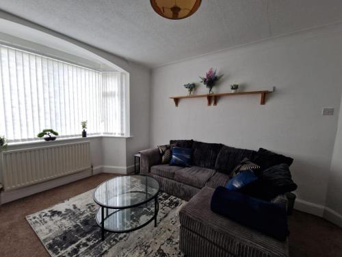 Wakefield Apartment | Stylish 2bed House Near Wakefield City Centre