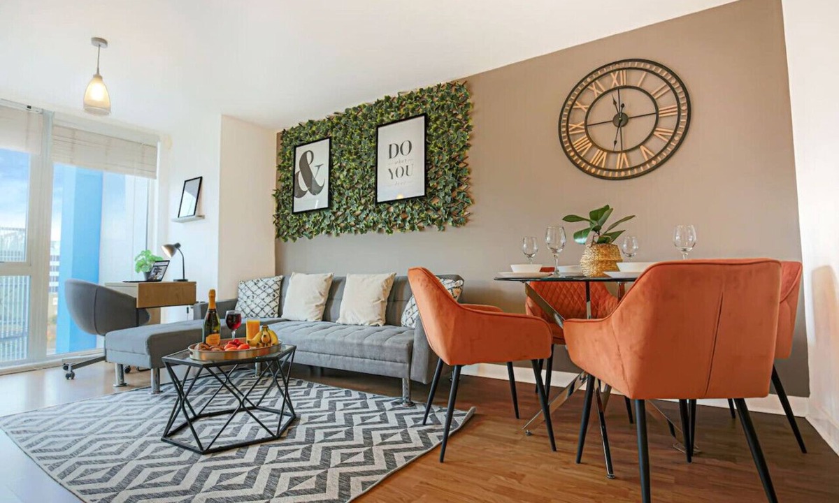 Central Milton Keynes Apartment | Stylish Apartment City Centre Balcony Free Parking Self-Check-In Yoko Property