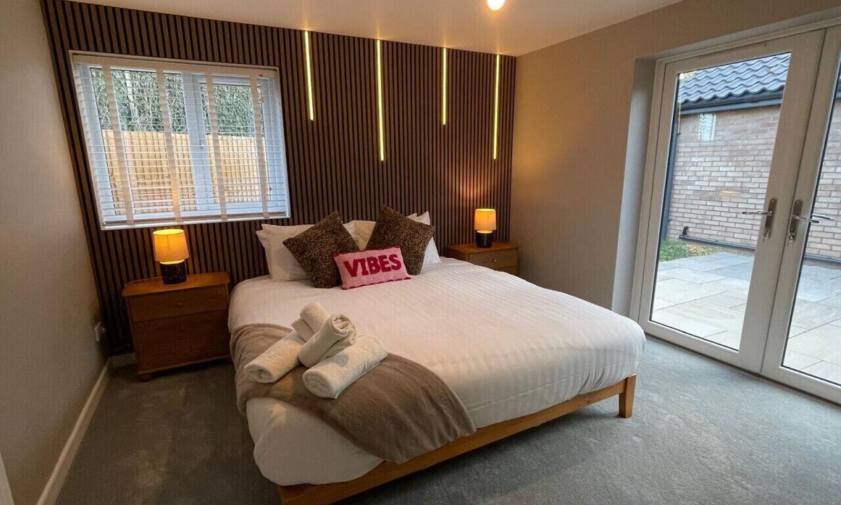 Arbury House | Stylish New Build 3-Bed House near Science Parks