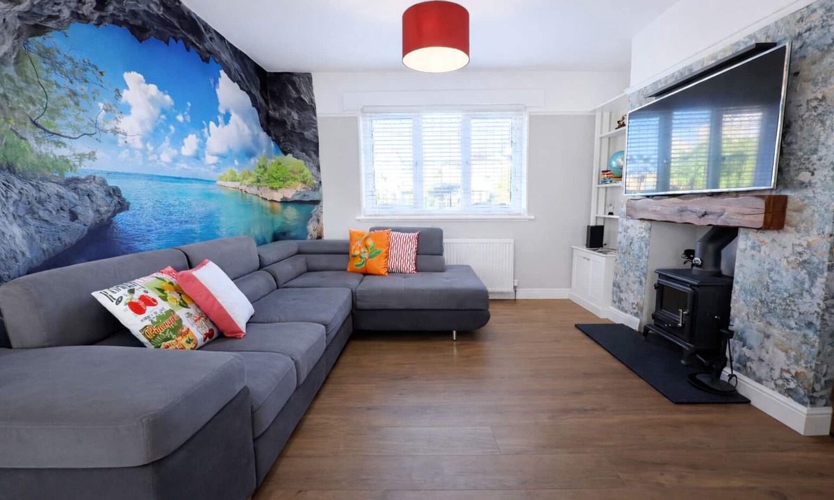 Skipton House | Stylish Skipton Retreat | Private Garden | Parking | Hiking | Yorkshire Dales