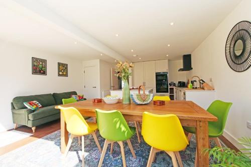Bootham House | Sunny private garden with Two parking spaces
