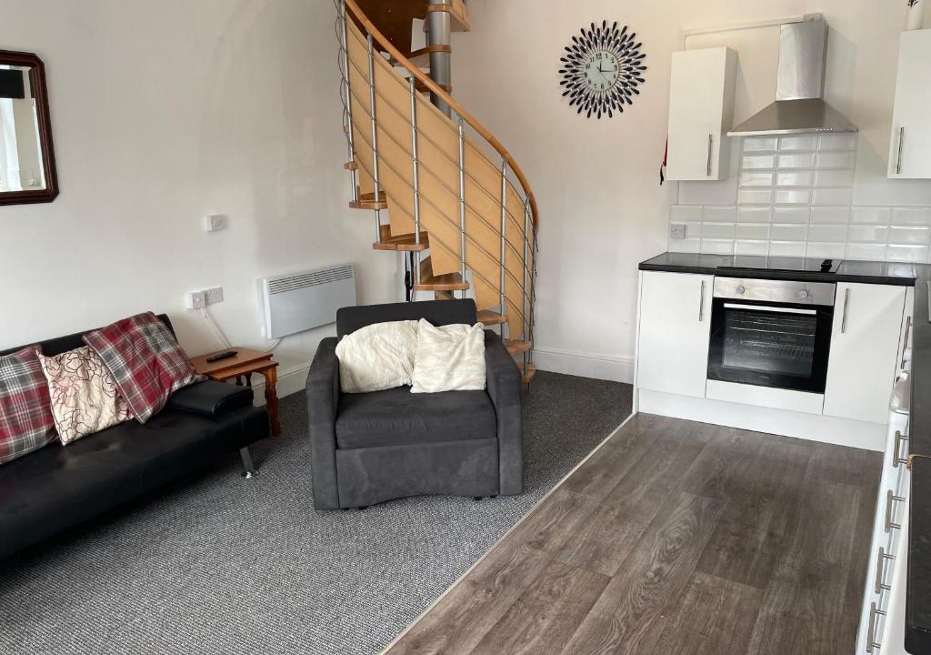 Goole Apartment | Swinefleet Maisonettes. Airy, Modern & Chic!