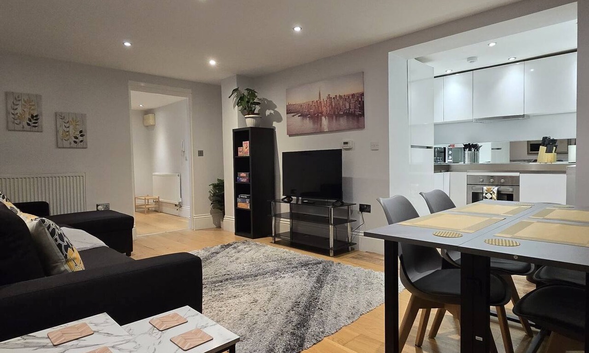 Bedford Apartment | Tavistock House, Flat 1