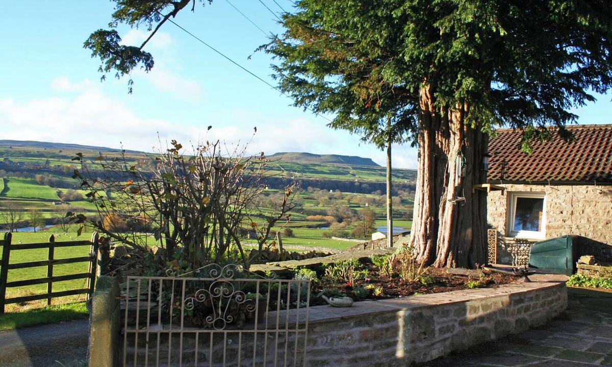 Worton Cottage | The best things certainly come in small parcels and Bloomer’s Bothy has it all.