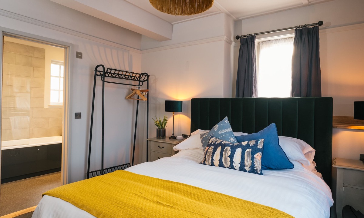 Headington House | The Black Boy
