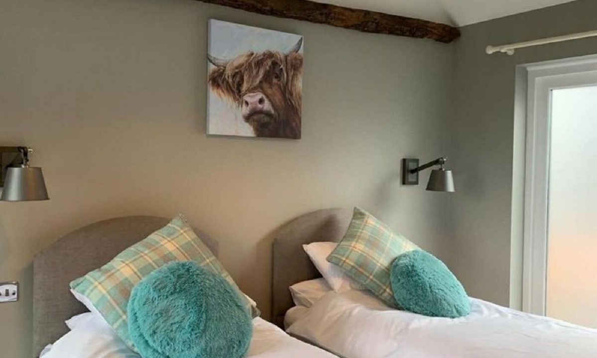 Meldreth Bed & Breakfast | The British Queen
