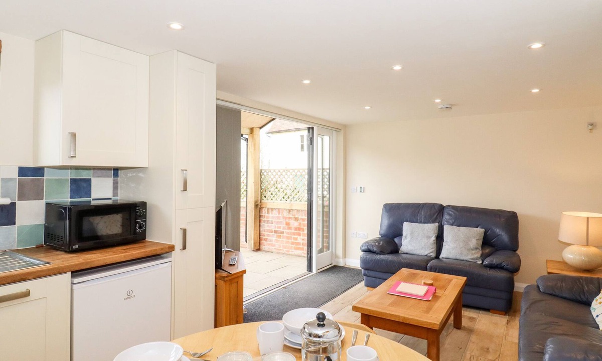 Wickham St Paul Cottage | The Cart Lodge