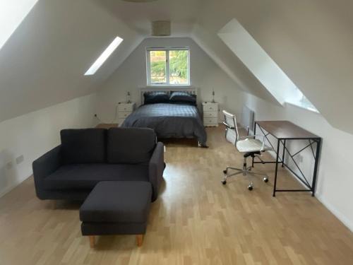 Fotheringhay Apartment | The Cedars