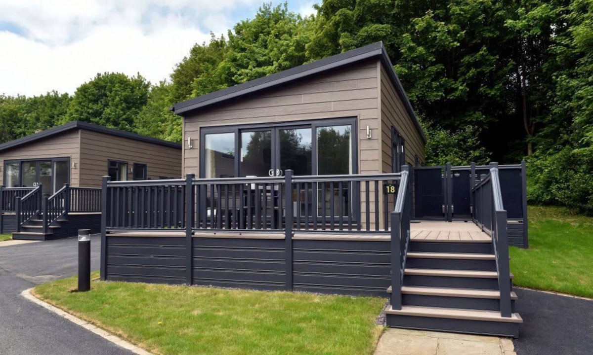 Aysgarth Cabin | The Falls (Pet), Aysgarth