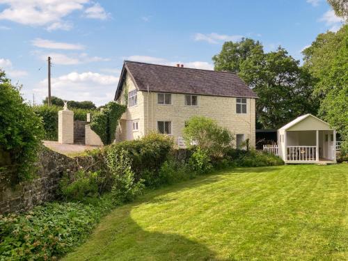 Llanarmon-yn-Ial House | The Gate House