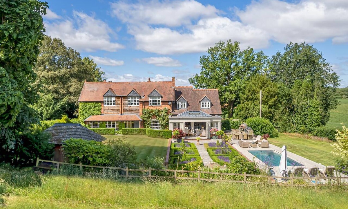 Billingsley House | The Gate House | Luxury Countryside with Pool - Pass the Keys