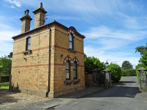 Cayton House | The Gatehouse - Uk2482