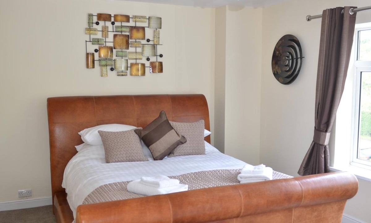 Ripley Hotel | The George Carvery & Hotel