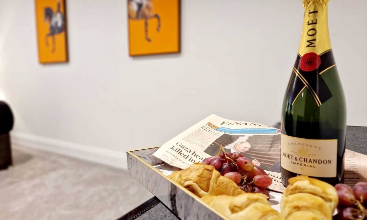 Scorton House | The Hamilton Luxury Lets - Holly barn