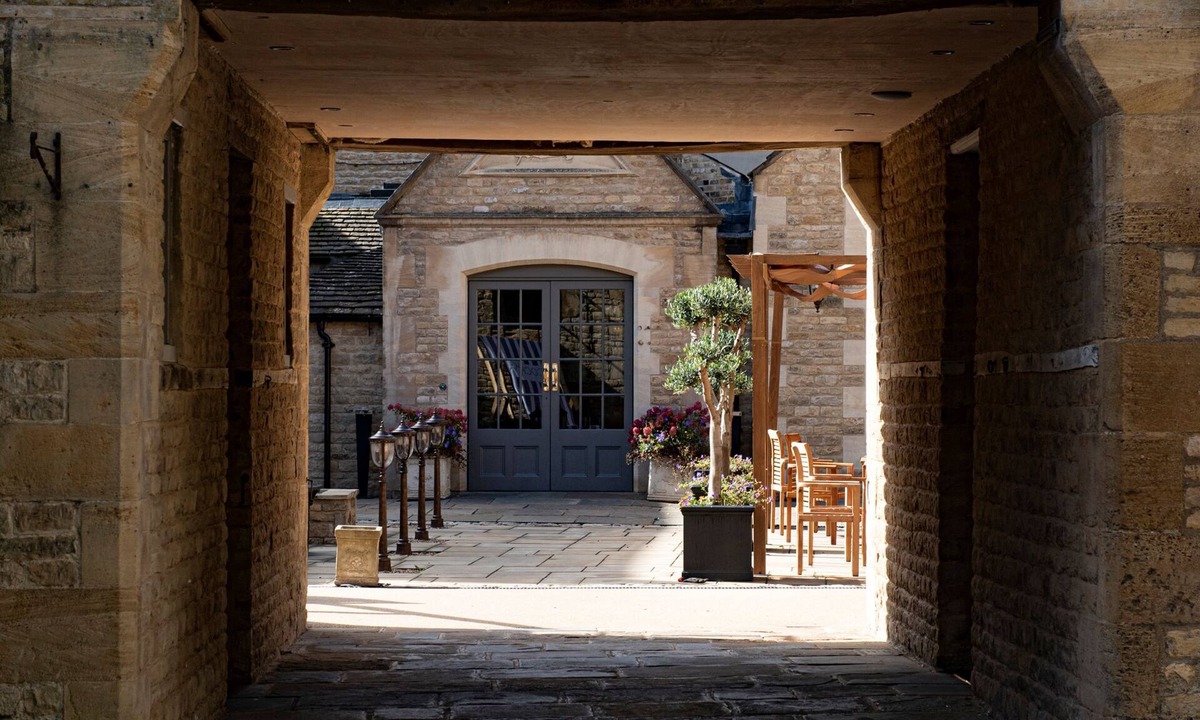 Wansford Hotel | The Haycock Manor Hotel