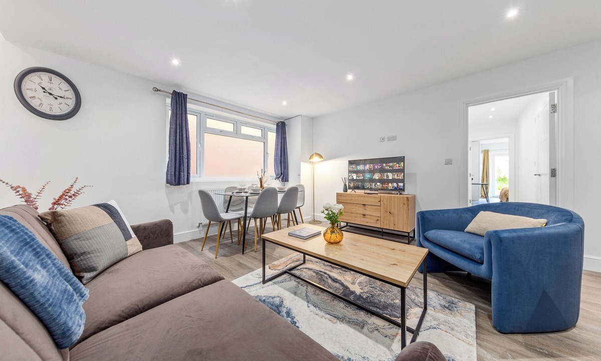 West Hendon Apartment | The Hyde is the perfect hideaway from the hustle and bustle of the city.