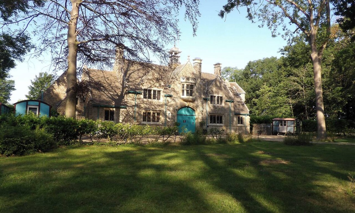 Polebrook Cottage | THE LADY ROTHSCHILD STABLES, pet friendly, with a garden in Oundle