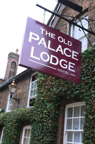 Dunstable Hotel | The Old Palace Lodge