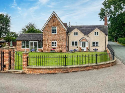 Amerton House | The Old Vicarage